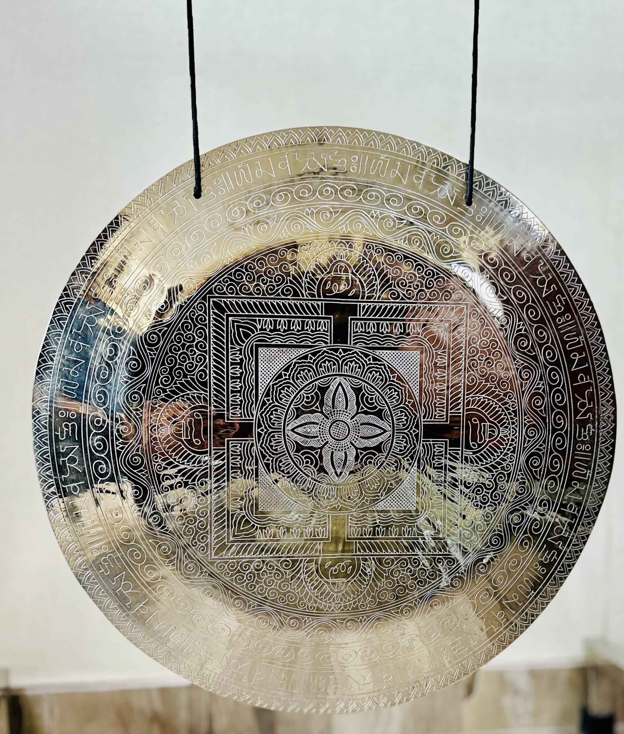 Indian Handcrafted Hand Engraved Designer Gong 22" (55 cm) - 4200 gm