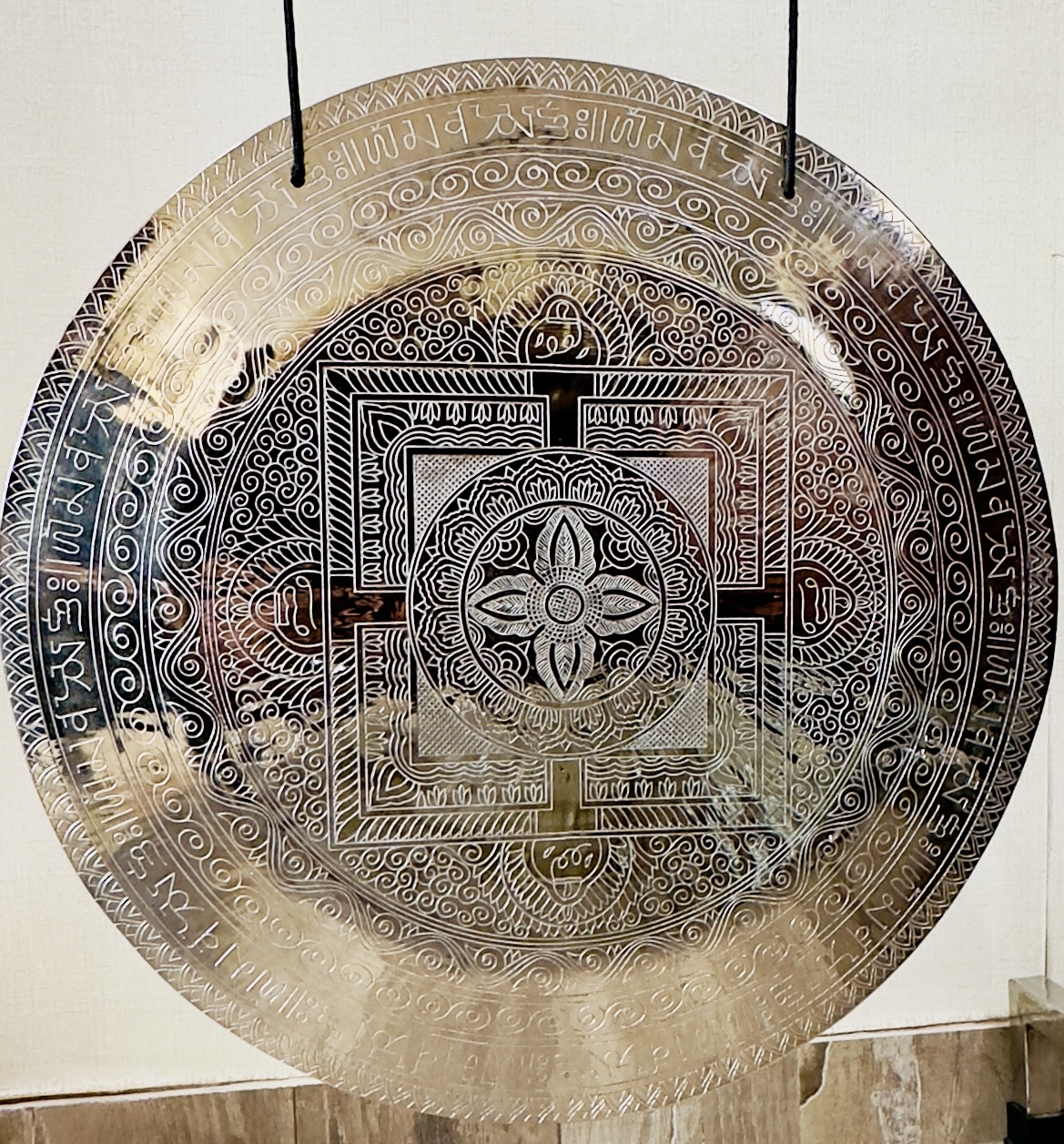 Indian Handcrafted Hand Engraved Designer Gong 22" (55 cm) - 4200 gm